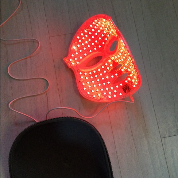 Aphrona Moonlight LED Mask - Picture 3 of 11